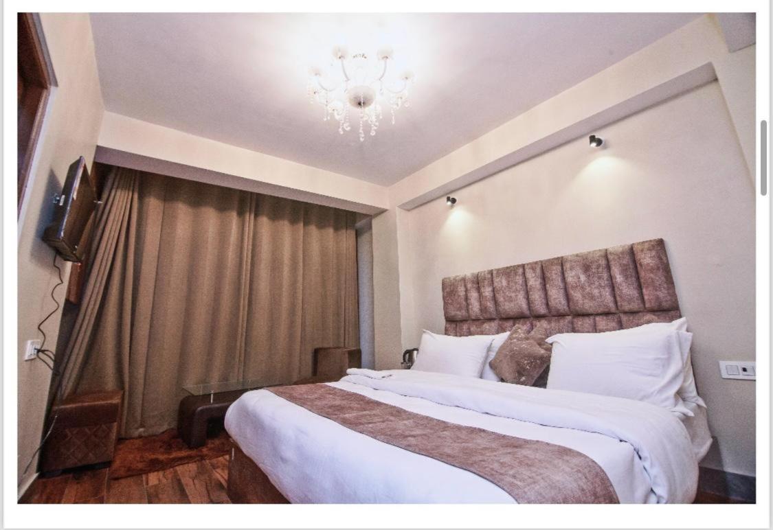 Hotel King Near Drc Parking ダージリン エクステリア 写真